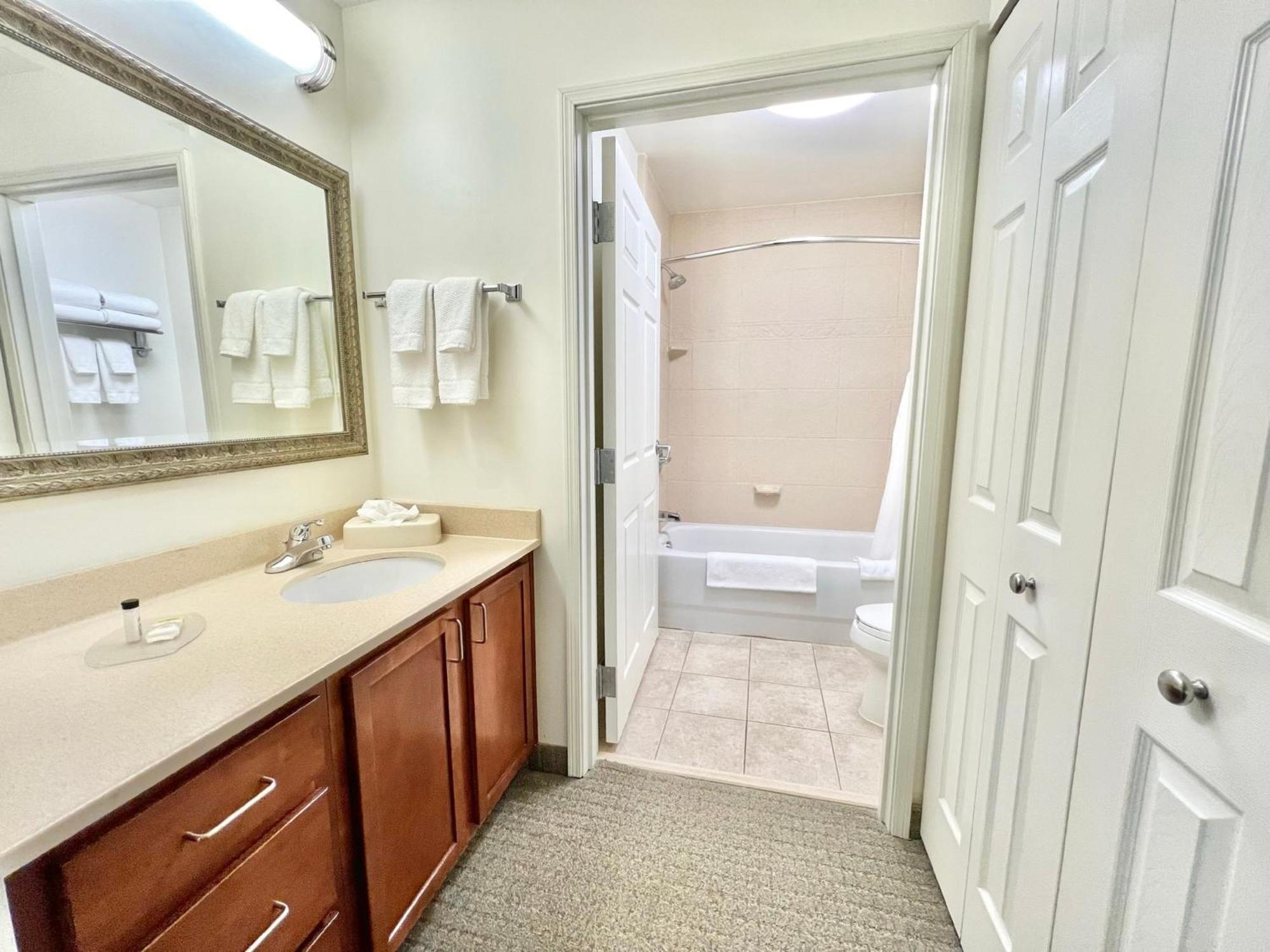 Staybridge Suites Detroit-Novi By Ihg Εξωτερικό φωτογραφία
